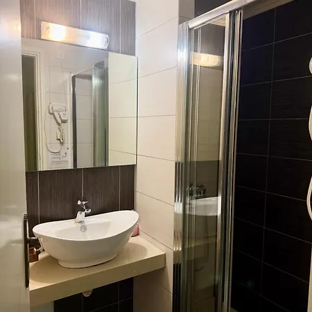 Afrika Hotel 3*
